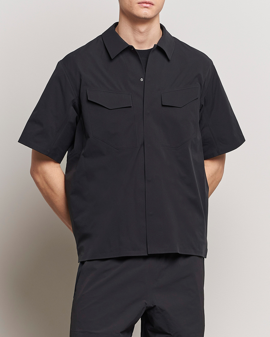 Herr | Skjortor | Arc\'teryx Veilance | Field Short Sleeve Shirt Black