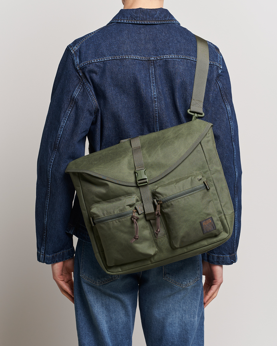 Herr | Axelremsväskor | Filson | Surveyor Messenger Bag Service Green