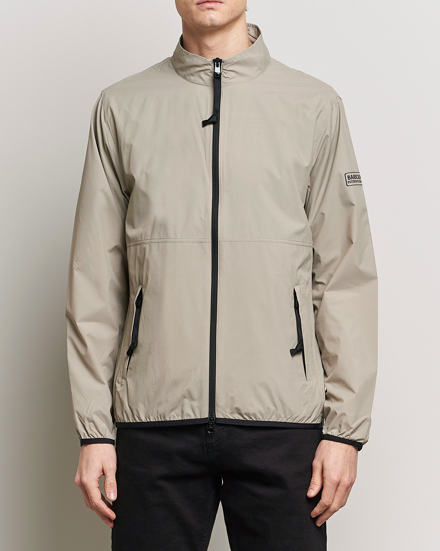 Herr | Avdelningar | Barbour International | Rail Lightweight Jacket Concrete