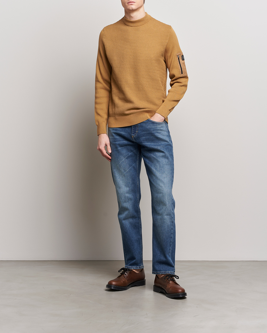 Herr | Tröjor | Barbour International | Clayton Texture Crew Desert