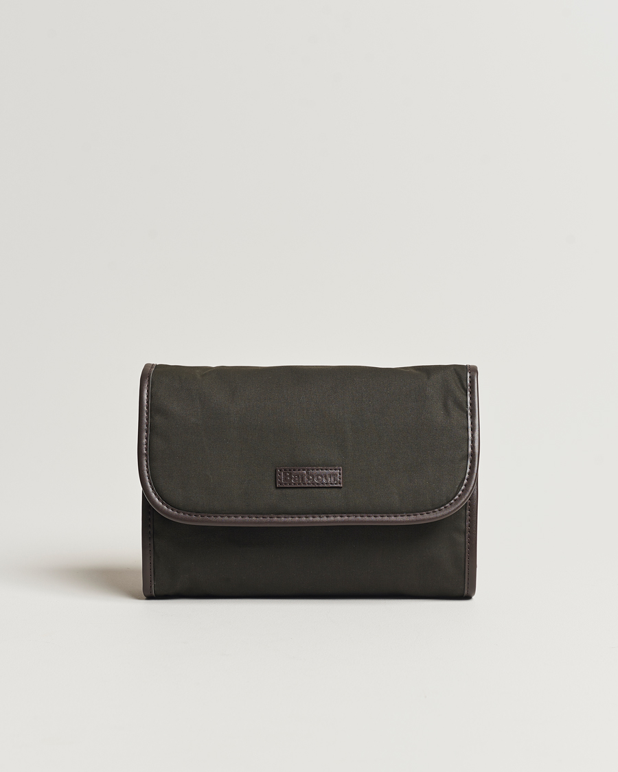 Herr | Väskor | Barbour Lifestyle | Wax Hanging Washbag Olive