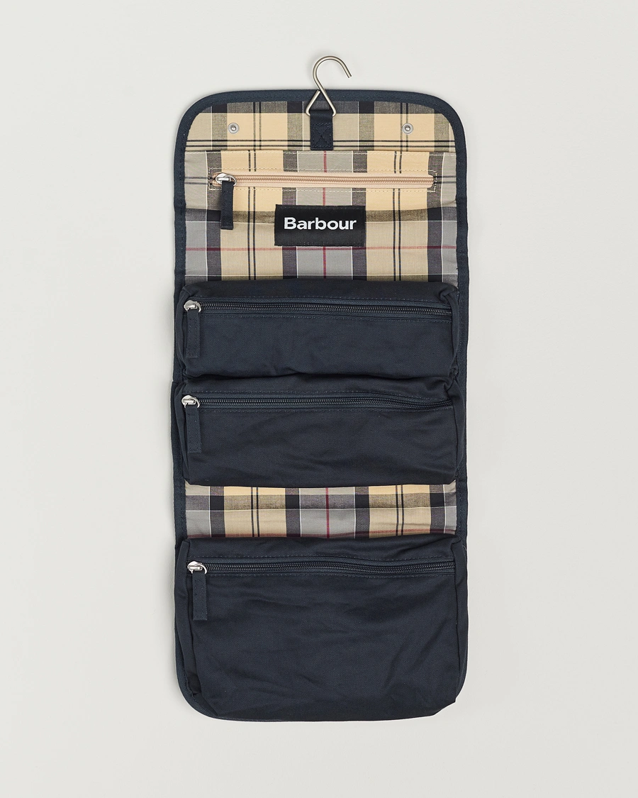 Herr | Barbour | Barbour Lifestyle | Cascade Hanging Washbag Navy