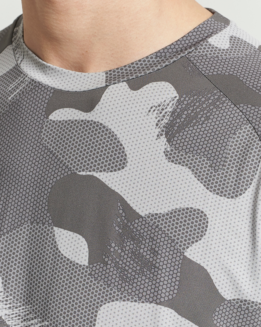 Herr | T-Shirts | RLX Ralph Lauren | Peached Airflow Camo Crew Neck T-Shirt Grey