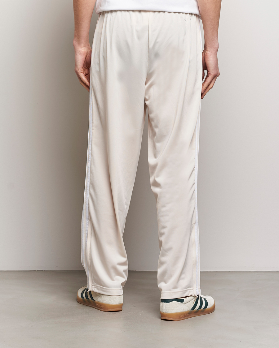 Herr | Byxor | adidas Originals | Firebird Sweatpants Won White