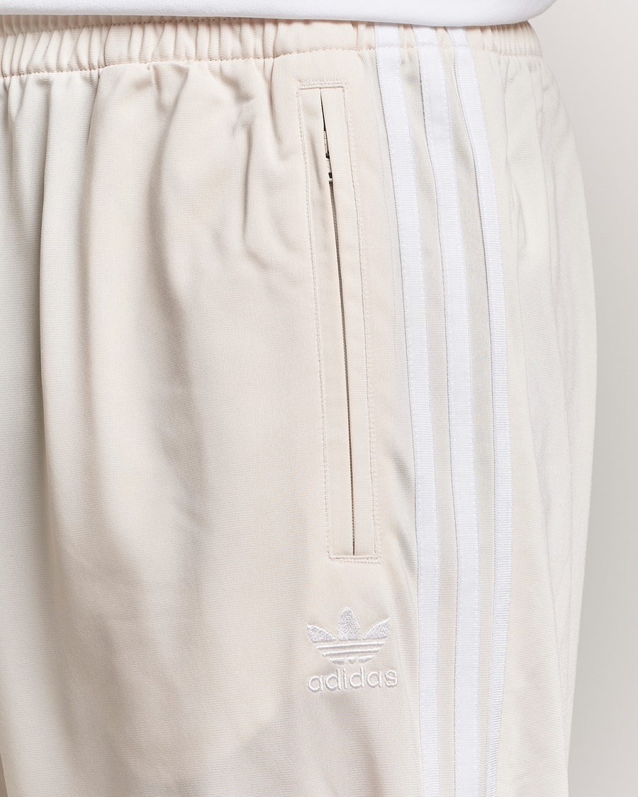 Herr | Byxor | adidas Originals | Firebird Sweatpants Won White