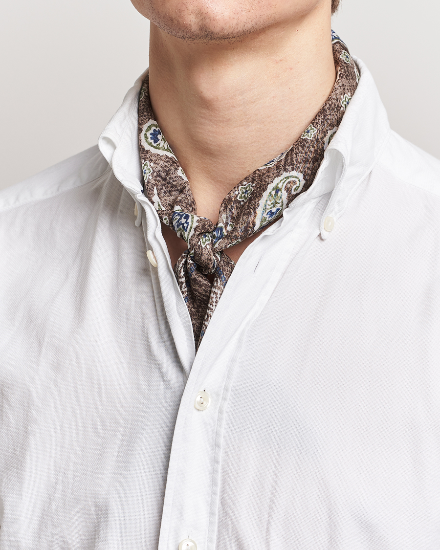 Herr | Business & Beyond | Amanda Christensen | Cotton Voilé Printed Paisley Bandana Brown