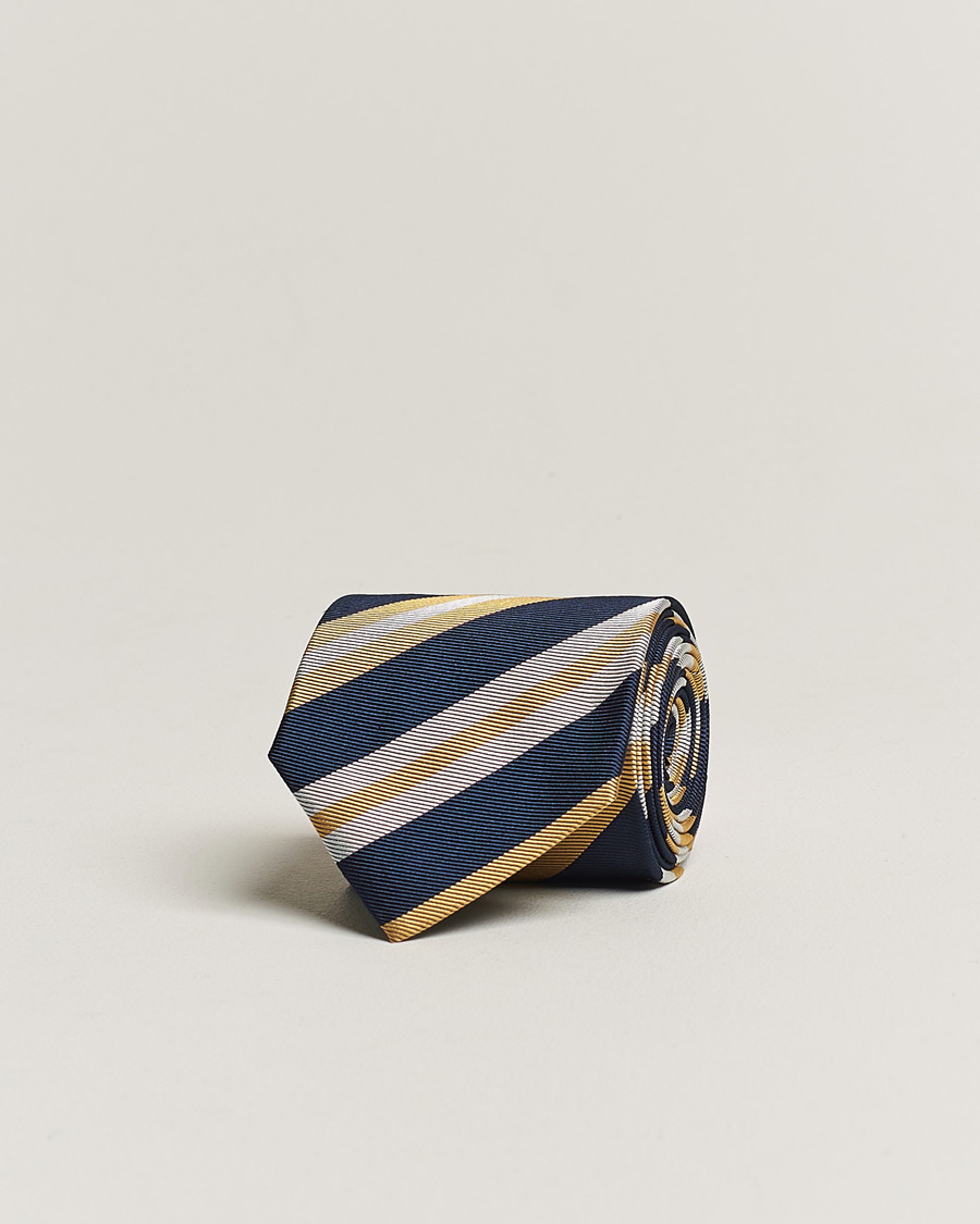 Herr | Amanda Christensen Silk Club Striped 8cm Tie Navy/Yellow | Amanda Christensen | Silk Club Striped 8cm Tie Navy/Yellow