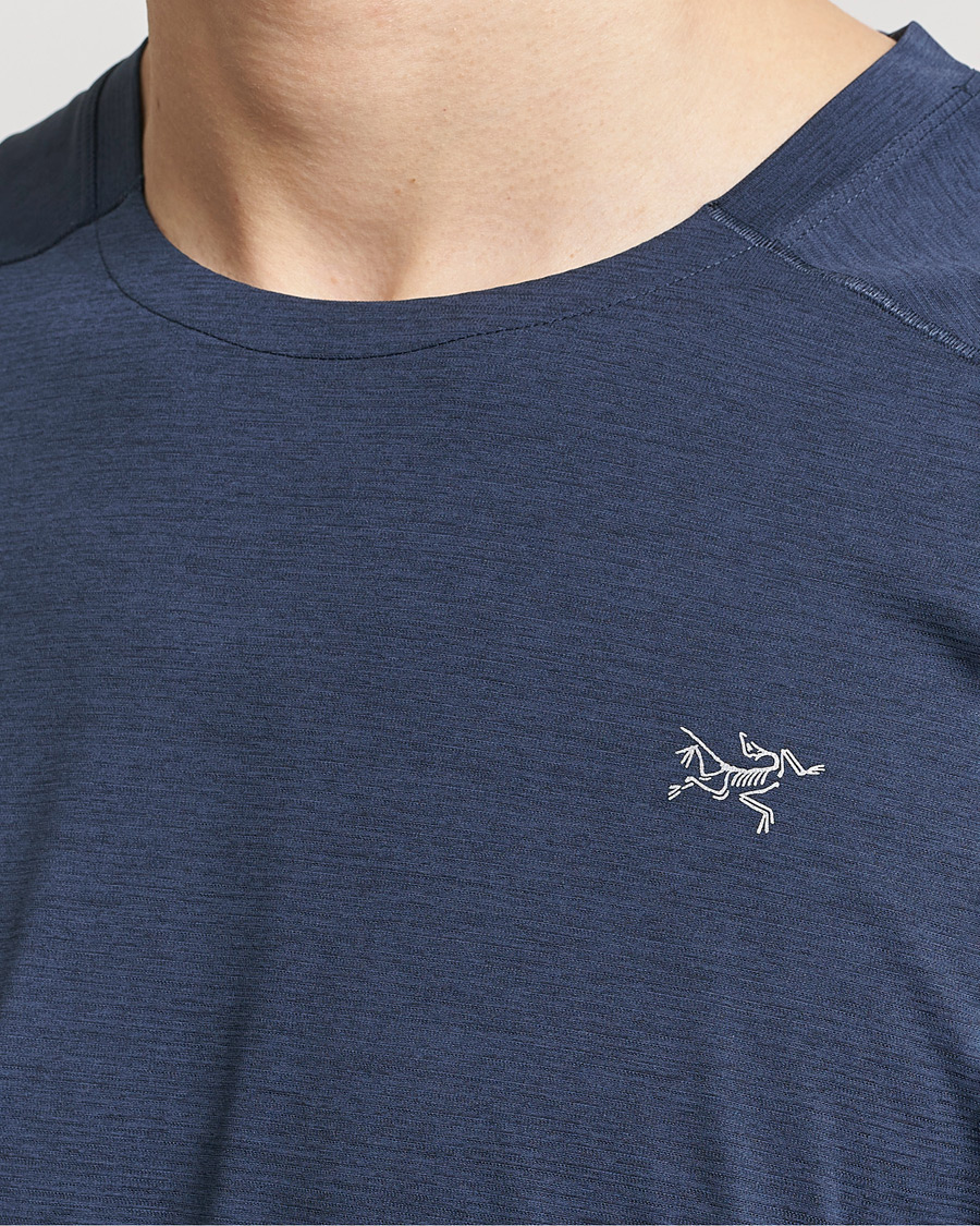 Herr | T-Shirts | Arc'teryx | Cormac Crew Neck T-Shirt Black Sapphire Heather