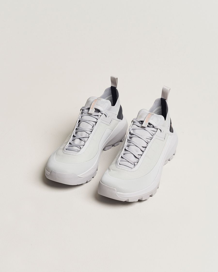 Herr | Arc'teryx Vertex Alpine Gore-Tex Sneakers Solitude/Graphite | Arc'teryx | Vertex Alpine Gore-Tex Sneakers Solitude/Graphite