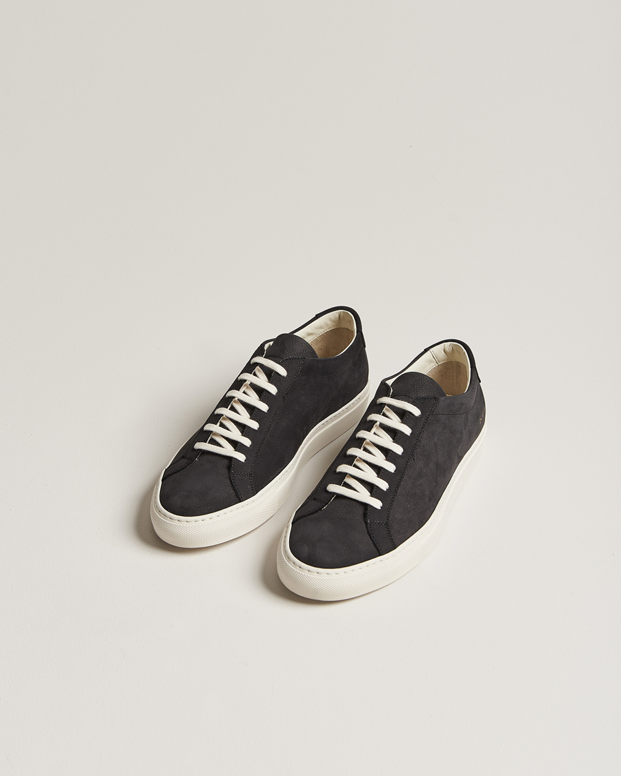 Herr | Svarta sneakers | Common Projects | Original Achilles Pebbled Nubuck Sneaker Black