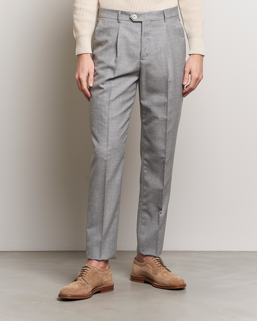 Herr | Uddabyxor | Brunello Cucinelli | Pleated Wool Trousers Light Grey