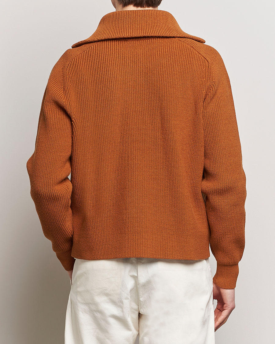 Herr | Tröjor | Maison Kitsuné | Tonal Fox Head Ribbed Half Zip Tobacco