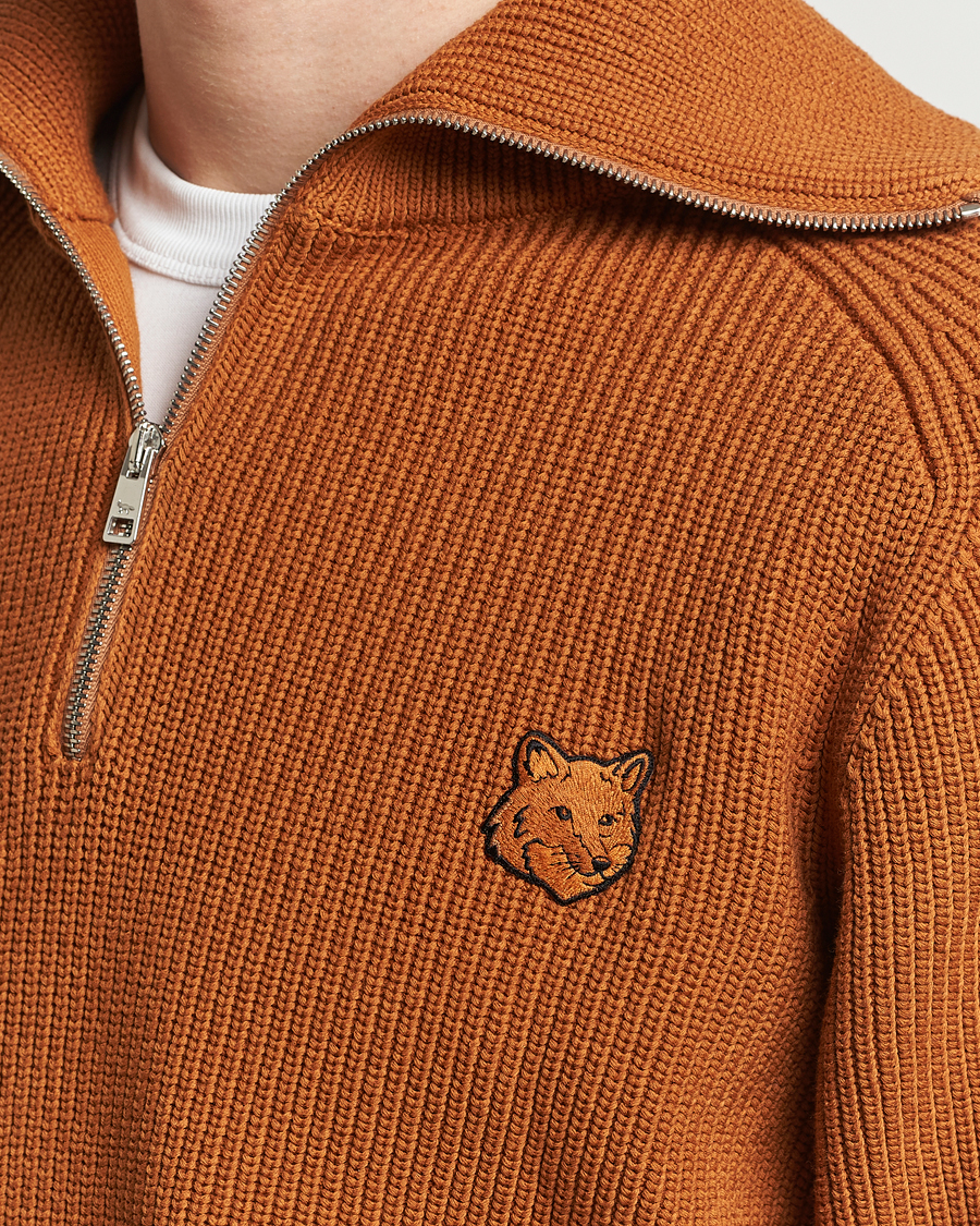 Herr | Tröjor | Maison Kitsuné | Tonal Fox Head Ribbed Half Zip Tobacco