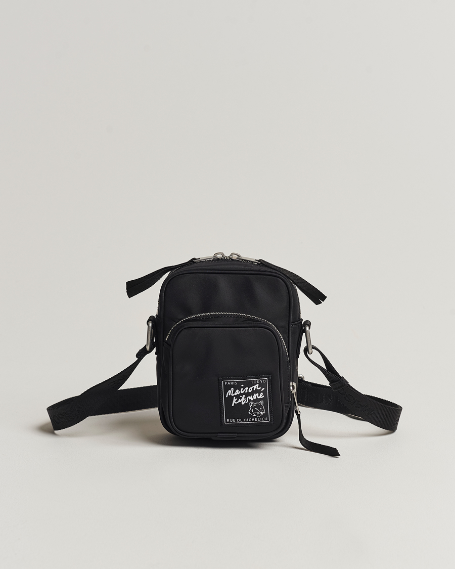 Herr | Maison Kitsuné The Traveller Crossbody Pouch Black | Maison Kitsuné | The Traveller Crossbody Pouch Black