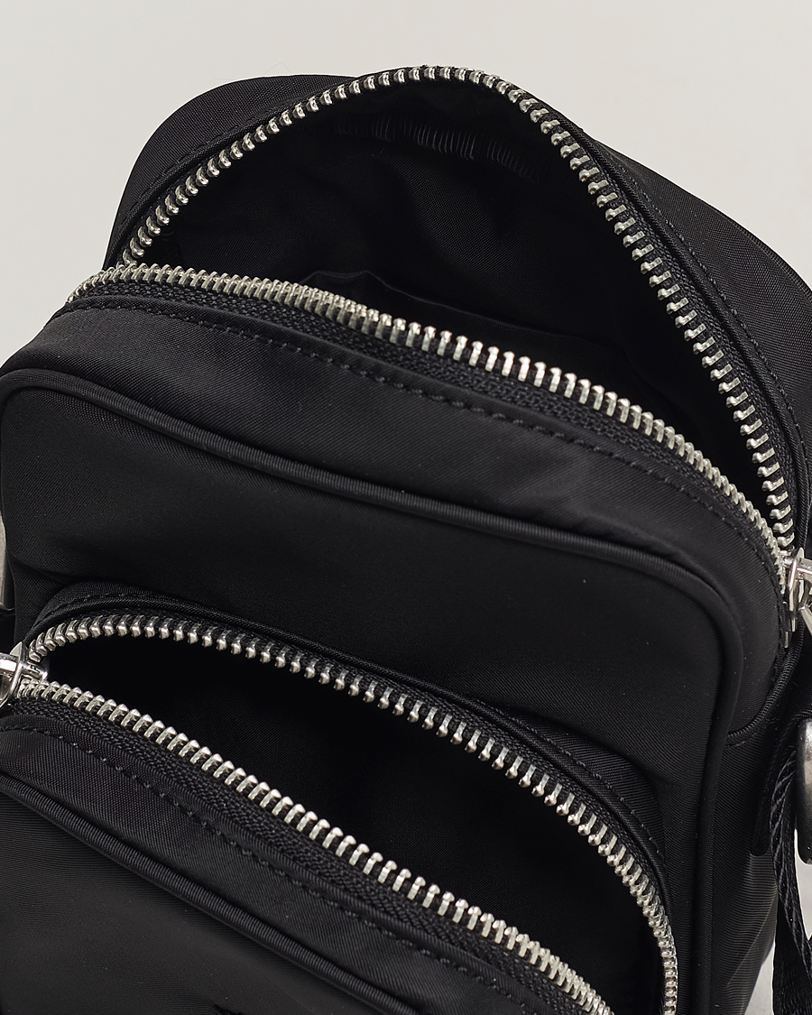 Herr | Maison Kitsuné The Traveller Crossbody Pouch Black | Maison Kitsuné | The Traveller Crossbody Pouch Black