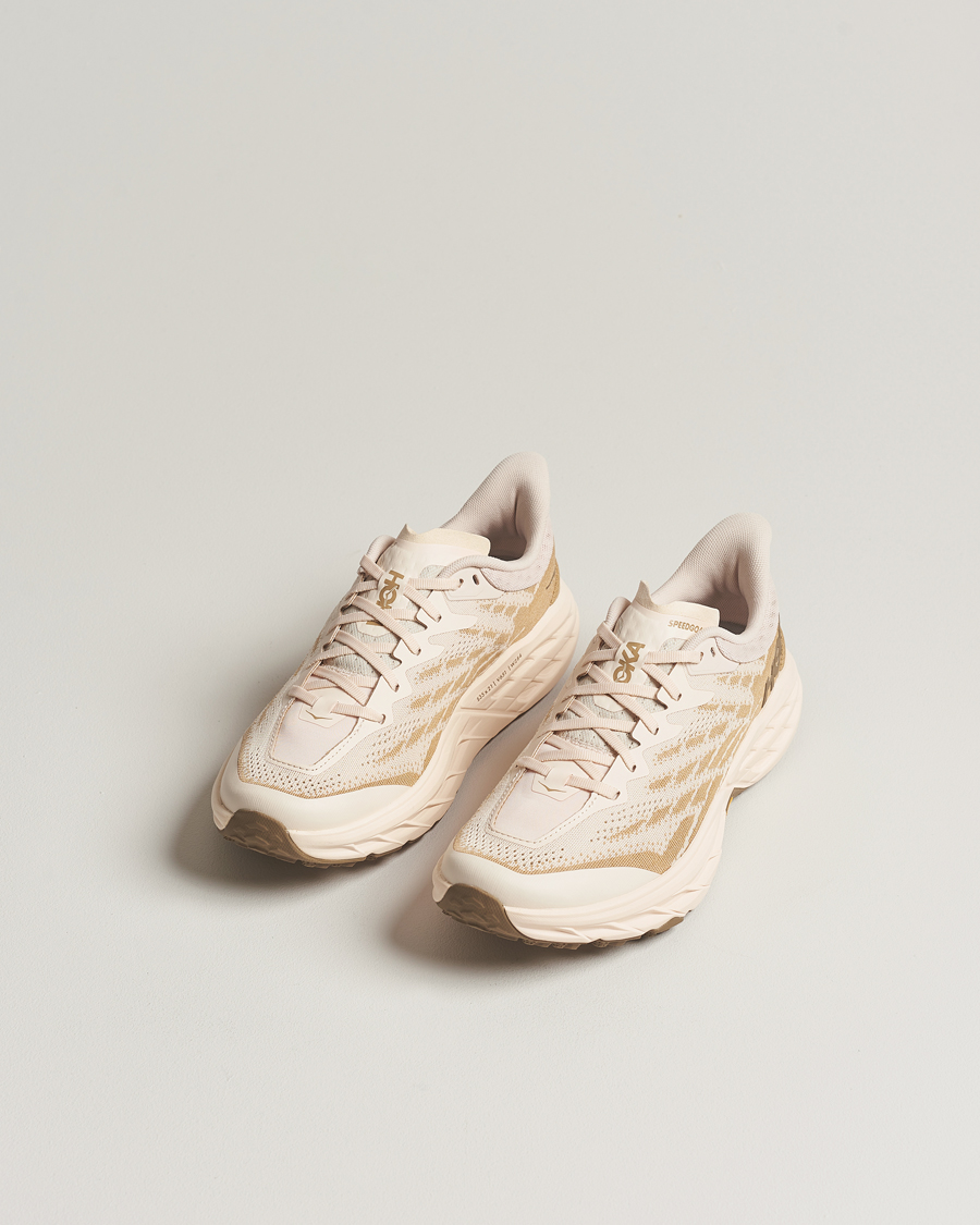 Herr | Sneakers | Hoka One One | Hoka Speedgoat 5 Vanilla/Wheat