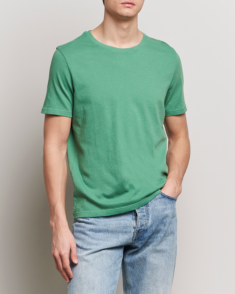 Herr | Kläder | Merz b. Schwanen | Organic Cotton Washed Crew Neck T-Shirt Grass Green