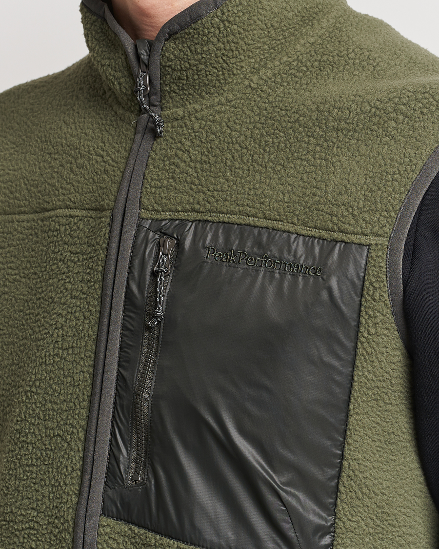 Herr | Tröjor | Peak Performance | Pile Vest Pine Needle