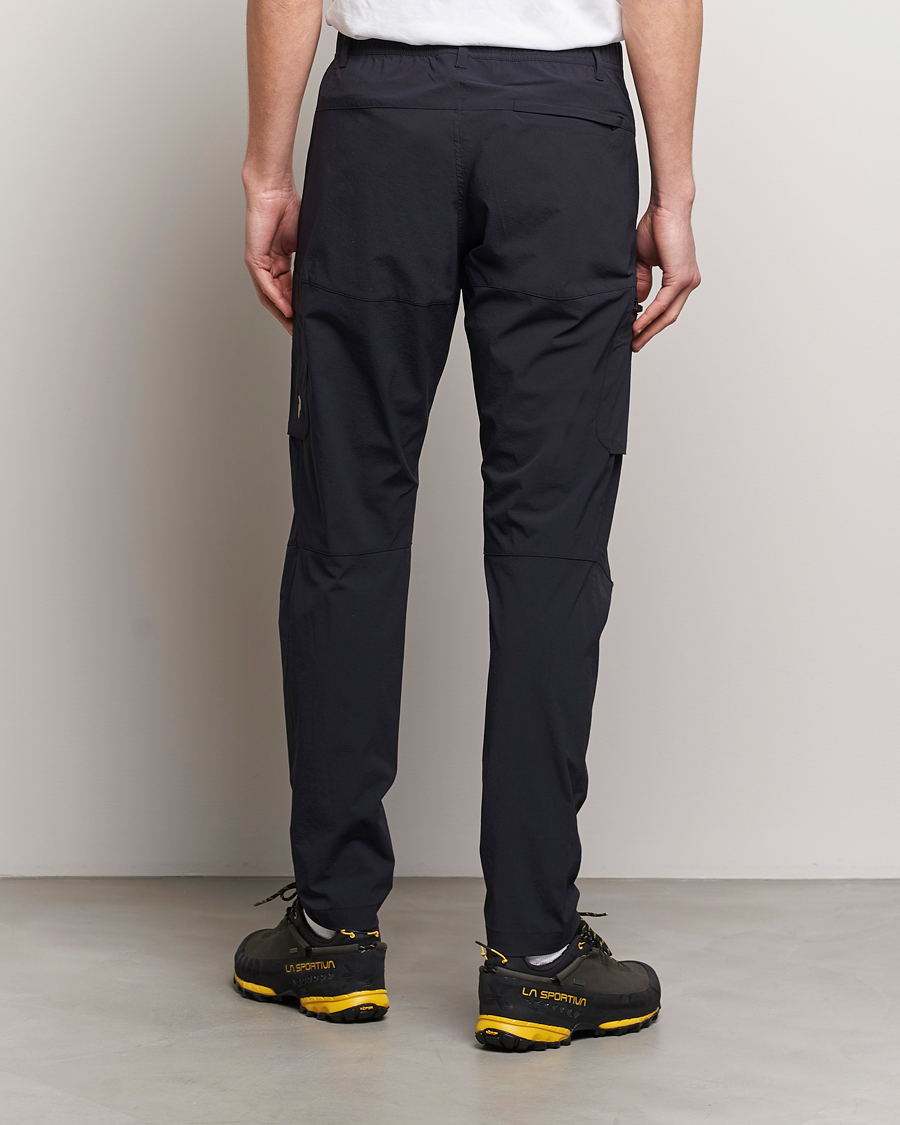 Herr | Byxor | Peak Performance | Light Cargo Pants Black
