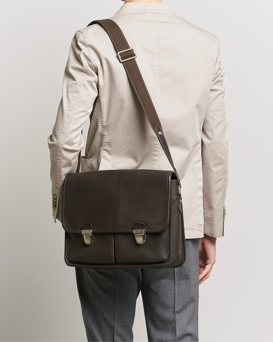 Herr | Louis Vuitton Pre-Owned Alexei Leather Messenger Bag Leather Brown | Louis Vuitton Pre-Owned | Alexei Leather Messenger Bag Leather Brown