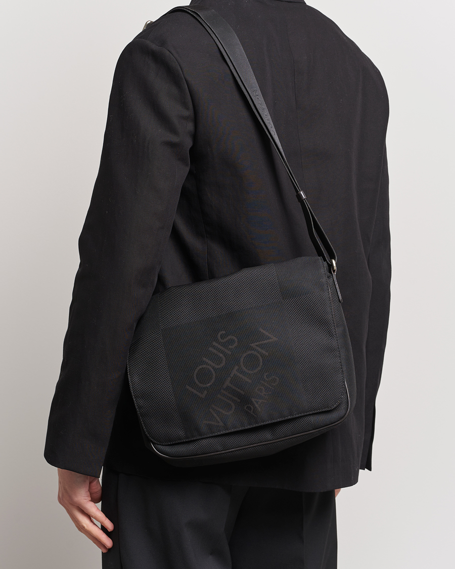 Herr | Louis Vuitton Pre-Owned Canvas Messenger Bag Damier Geant | Louis Vuitton Pre-Owned | Canvas Messenger Bag Damier Geant