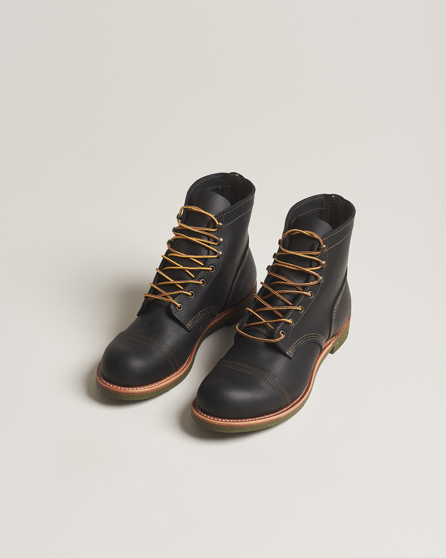 Herr | American Heritage | Red Wing Shoes | Iron Ranger Riders Room Boot Black Harness