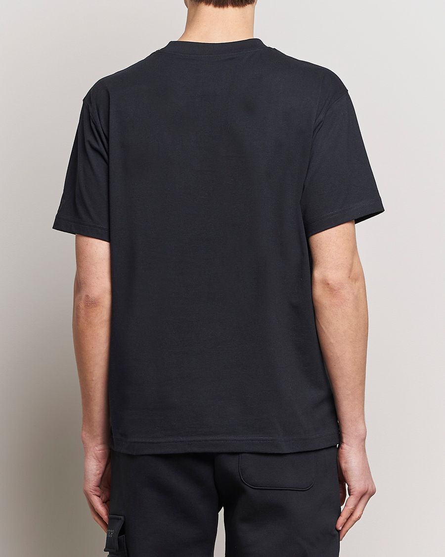 Herr | T-Shirts | New Balance | Shifted Graphic T-Shirt Black