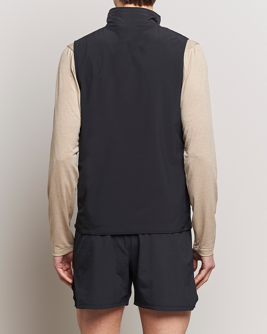 Herr | Jackor | New Balance Running | Athletics Heat Layer Run Vest Black