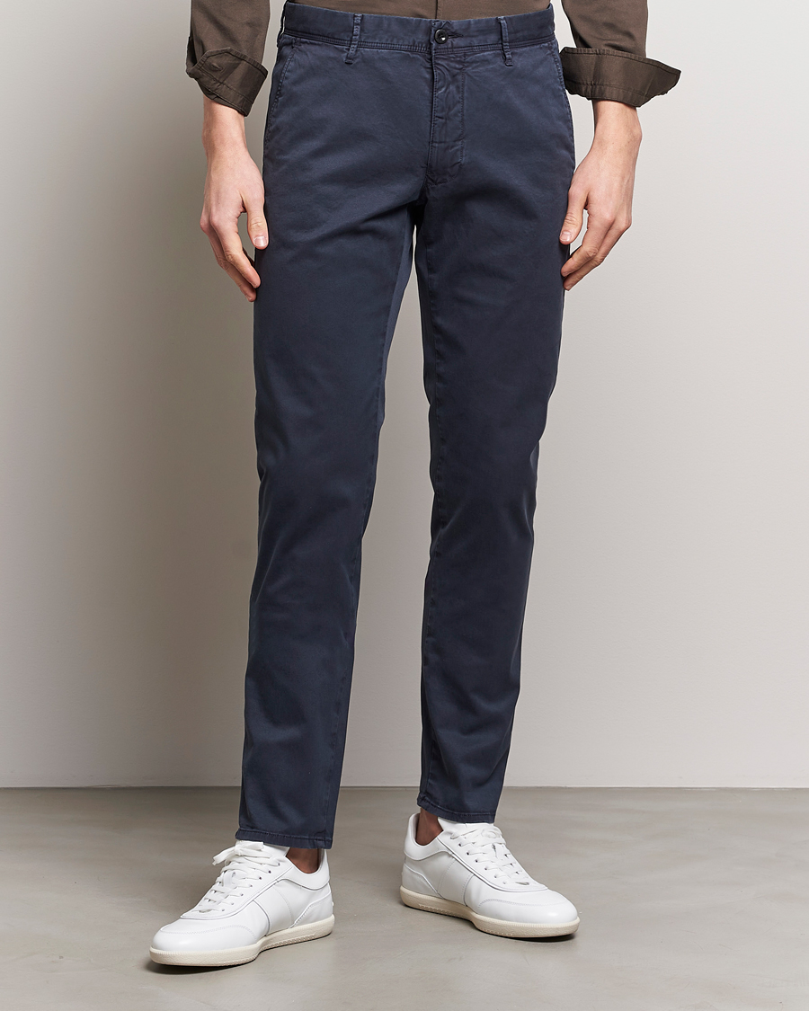 Herr | Italian Department | Incotex | Slim Fit Garment Dyed Slacks Navy