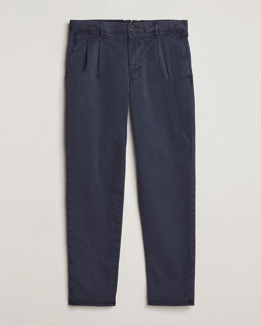 Herr | Byxor | Incotex | Tapered Fit Pleated Slacks Navy
