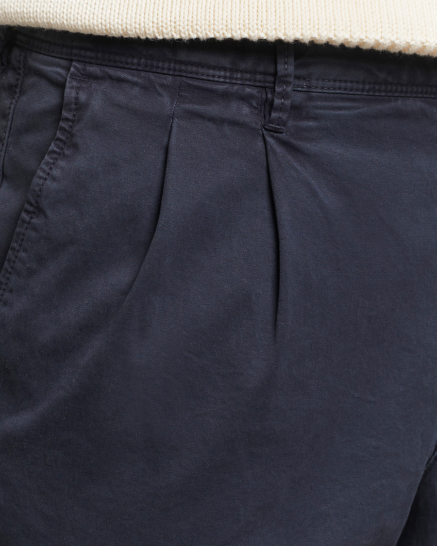Herr | Byxor | Incotex | Tapered Fit Pleated Slacks Navy