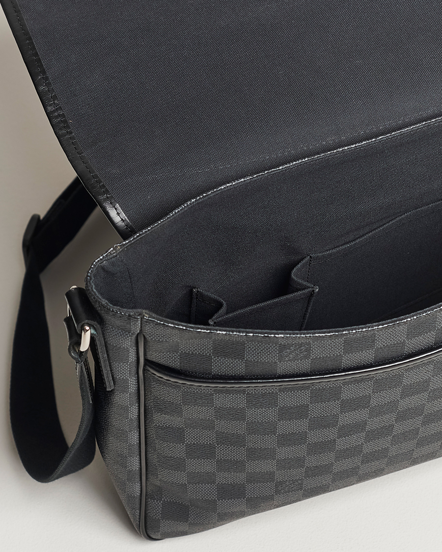 Herr | Louis Vuitton Pre-Owned Daniel MM Satchel Leather Bag Damier Graphite | Louis Vuitton Pre-Owned | Daniel MM Satchel Leather Bag Damier Graphite