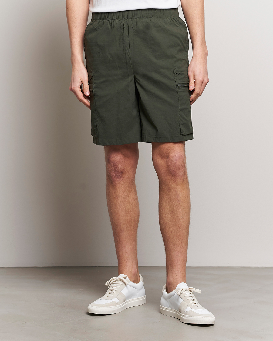 Herr | Kläder | RAINS | Tomar Ripstop Cargo Shorts Green