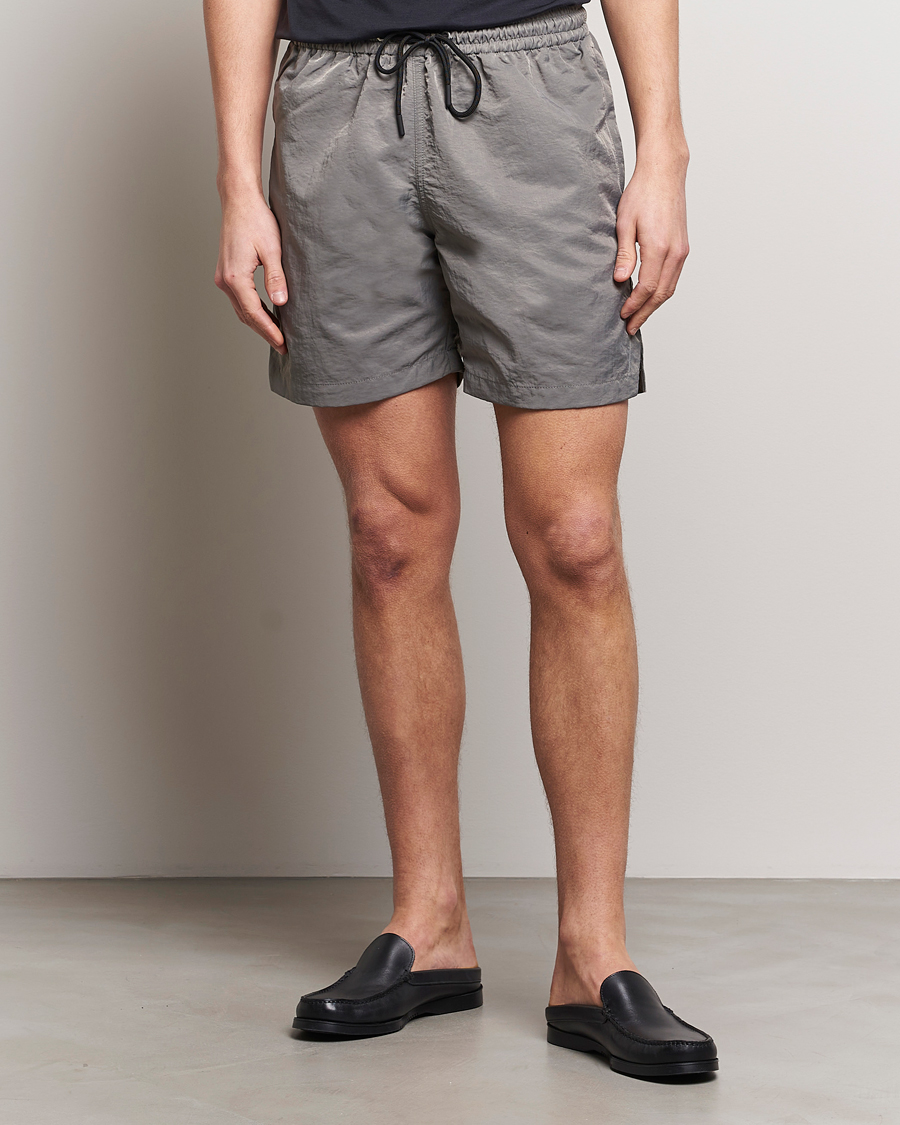 Herr | Contemporary Creators | Sunflower | Mike Shorts Light Grey