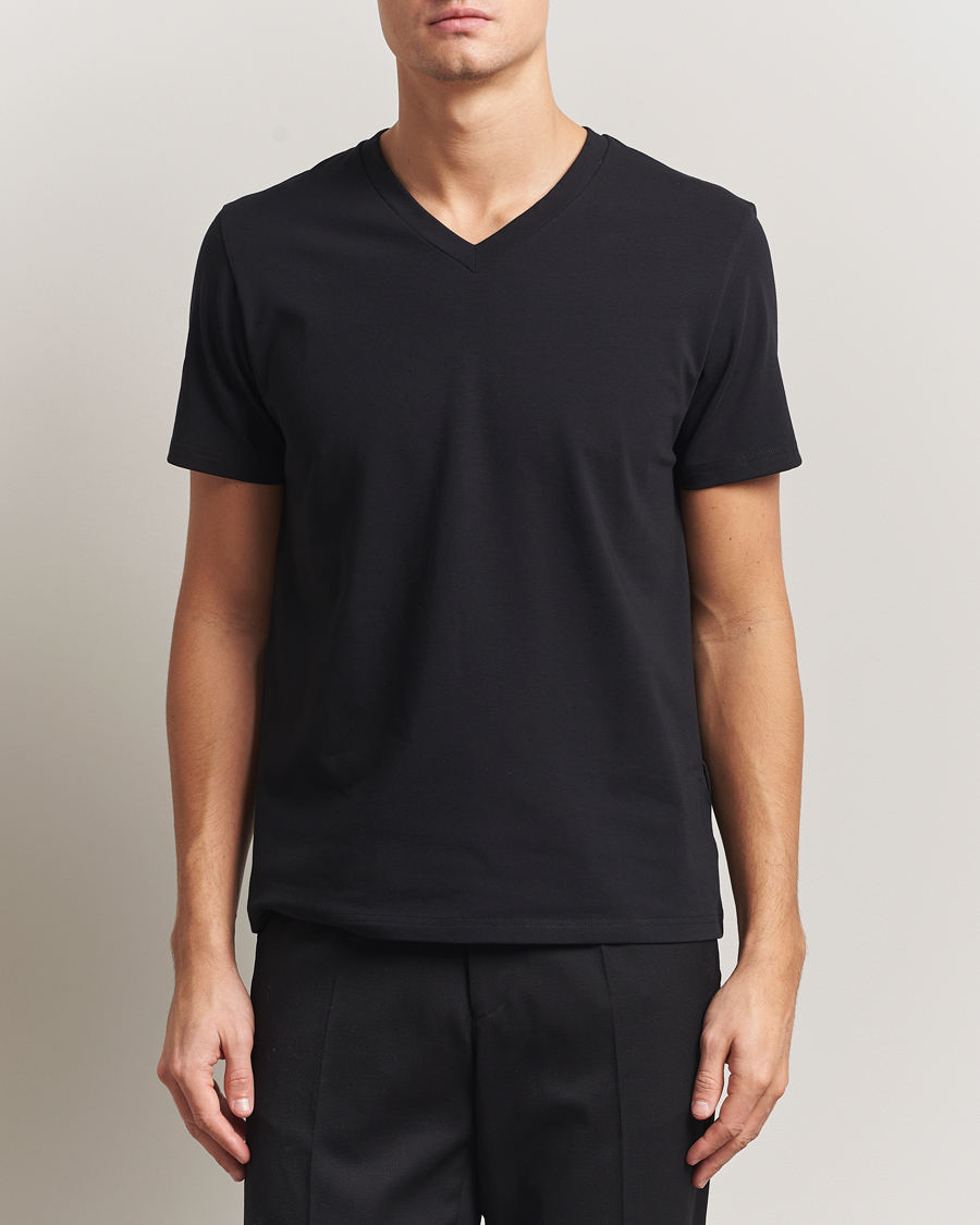 Herr | T-Shirts | Filippa K | Organic Cotton V-Neck T-Shirt Black