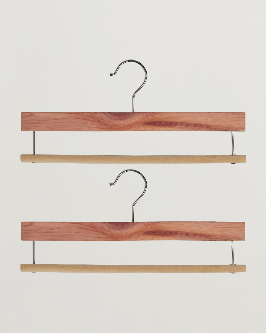Herr | Exklusivt Care of Carl | Care with Carl | 2-Pack Cedar Wood Trouser Hangers