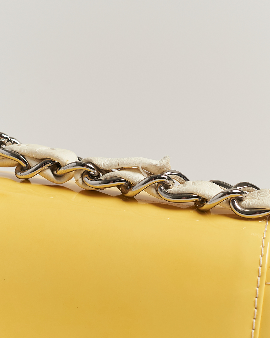 Herr | Chanel Pre-Owned Patent Flap Bag Yellow | Chanel Pre-Owned | Patent Flap Bag Yellow