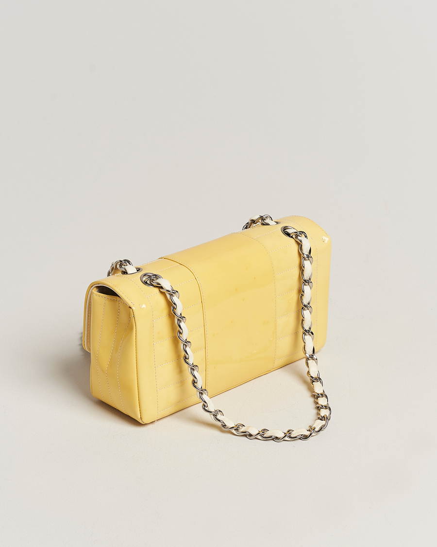 Herr | Chanel Pre-Owned Patent Flap Bag Yellow | Chanel Pre-Owned | Patent Flap Bag Yellow