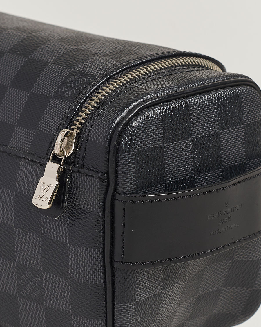Herr | Louis Vuitton Pre-Owned Toiletry Bag Damier Graphite | Louis Vuitton Pre-Owned | Toiletry Bag Damier Graphite