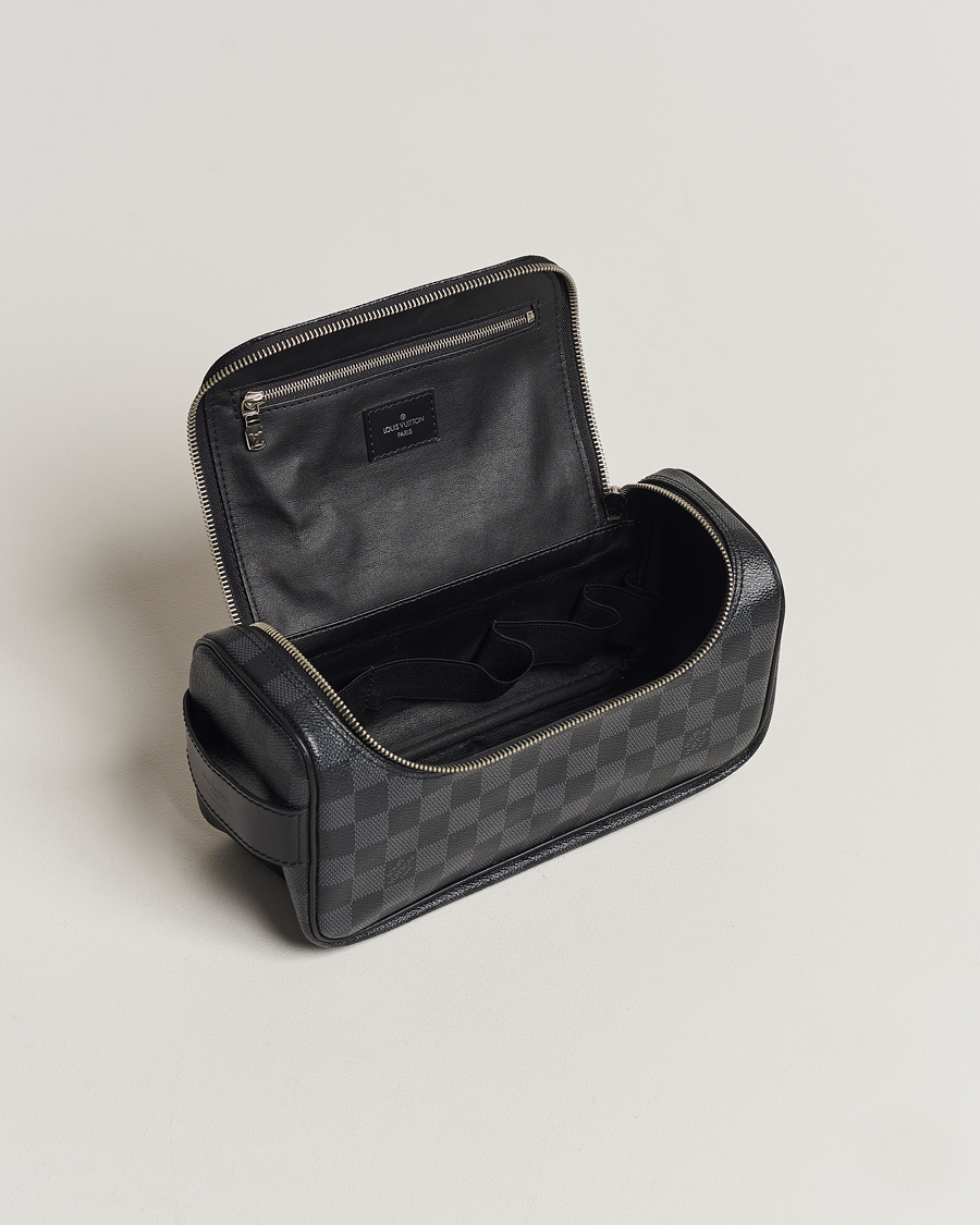 Herr | Louis Vuitton Pre-Owned Toiletry Bag Damier Graphite | Louis Vuitton Pre-Owned | Toiletry Bag Damier Graphite