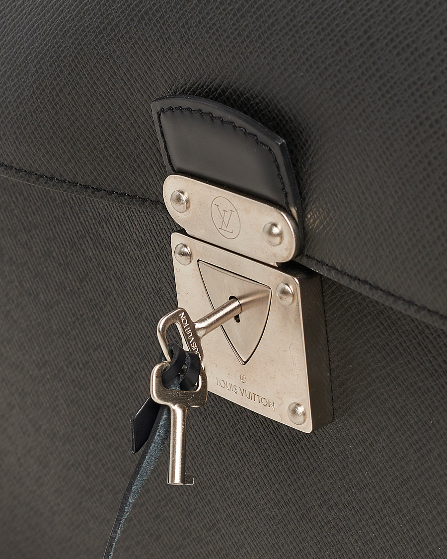 Herr | Louis Vuitton Pre-Owned Robusto Breifcase Black | Louis Vuitton Pre-Owned | Robusto Breifcase Black