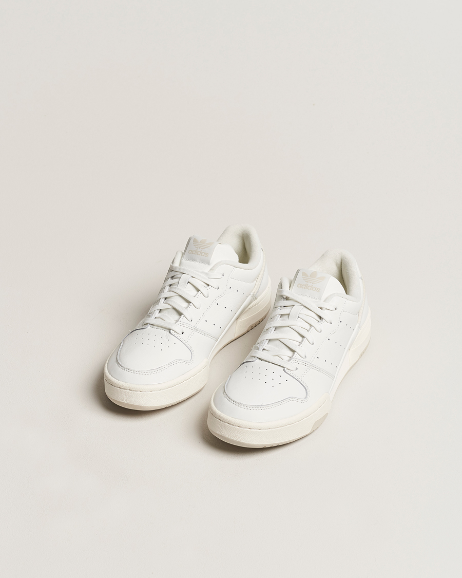 Herr | Sneakers | adidas Originals | Team Court 2 Sneaker Off White
