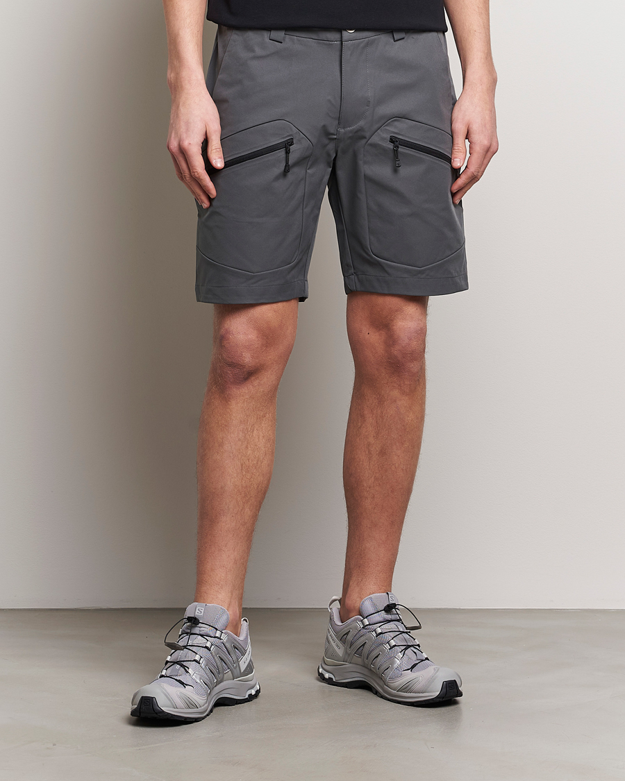 Herre | Funktionelle shorts | Sail Racing | Spray T8 Shorts Dark Grey