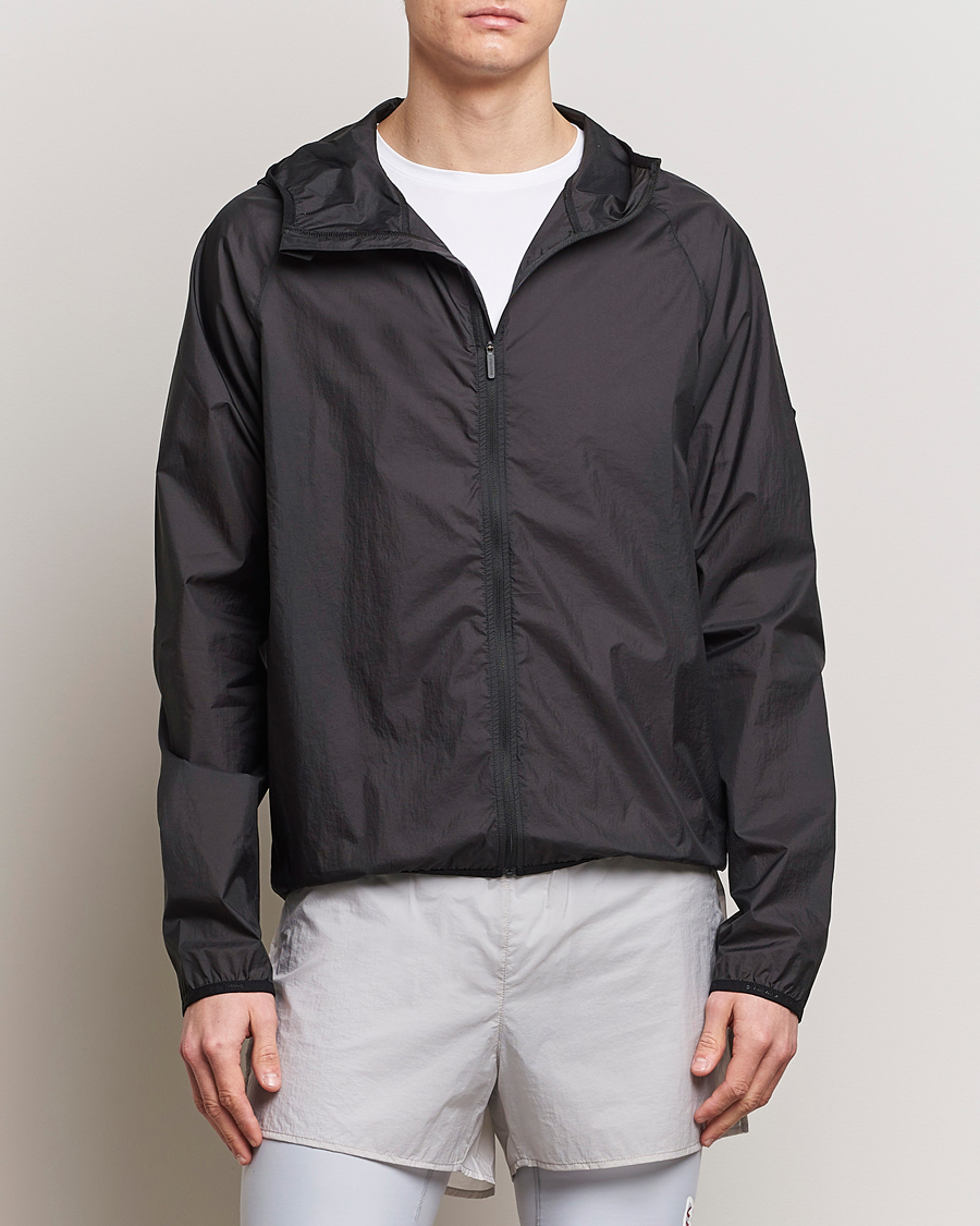 Herre |  | District Vision | Ultralight Packable DWR Wind Jacket Black