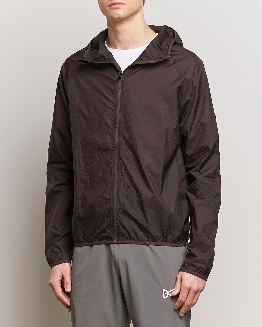 Herr | Outdoorjackor | District Vision | Ultralight Packable DWR Wind Jacket Cacao