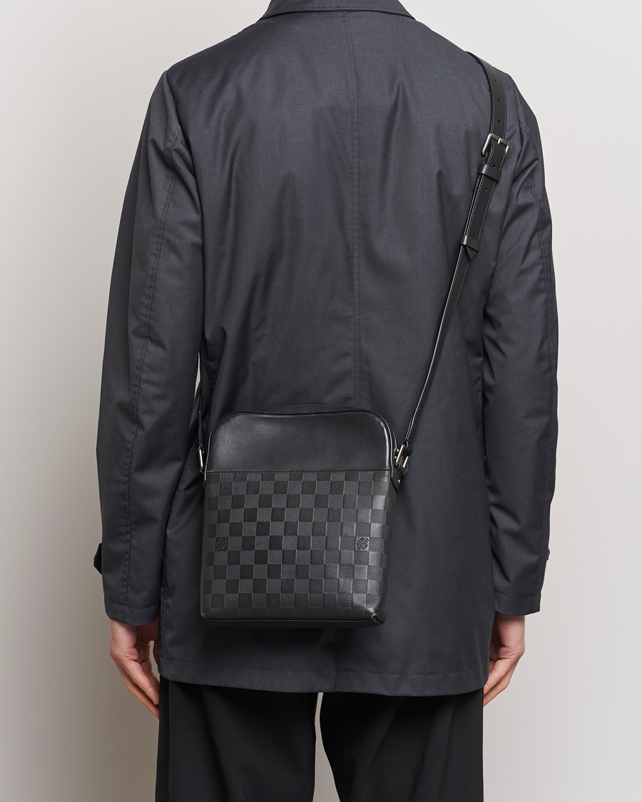 Herr | Pre-Owned & Vintage Bags | Louis Vuitton Pre-Owned | Damier Infini Pochette District Shoulder Bag 
