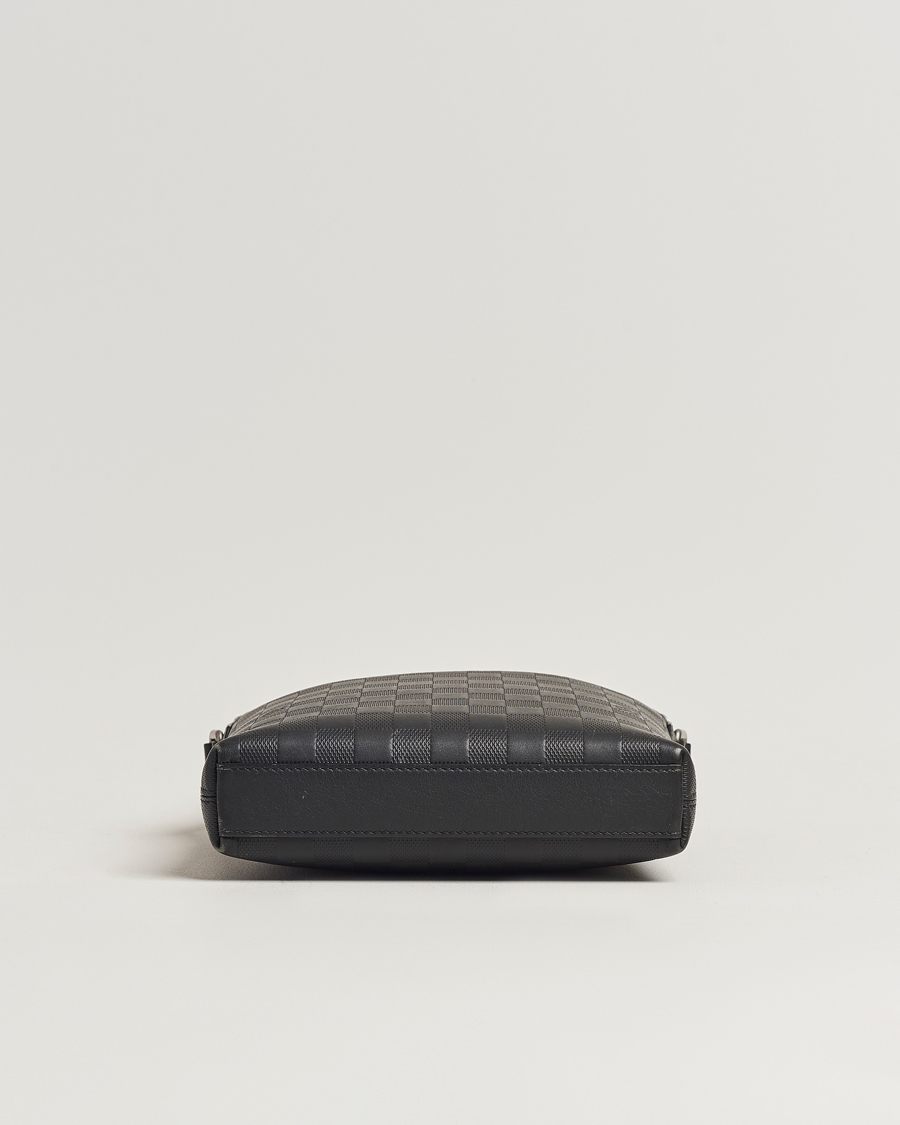 Herr | Louis Vuitton Pre-Owned Damier Infini Pochette District Shoulder Bag | Louis Vuitton Pre-Owned | Damier Infini Pochette District Shoulder Bag