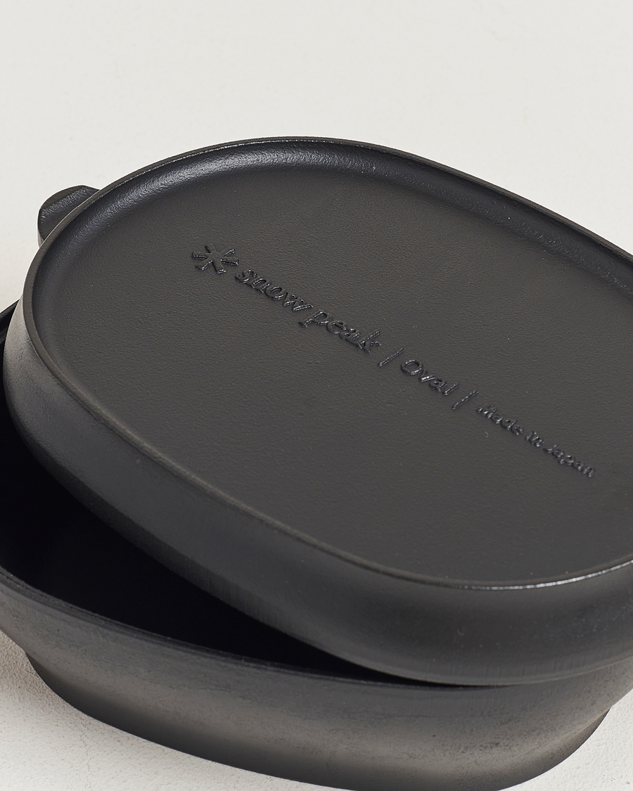 Herr | Outdoor living | Snow Peak | Micro Oval Cast Iron Oven