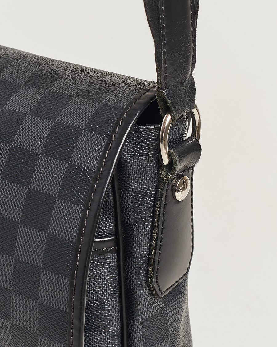 Herr | Louis Vuitton Pre-Owned Daniel MM Satchel Leather Bag Damier Graphite | Louis Vuitton Pre-Owned | Daniel MM Satchel Leather Bag Damier Graphite