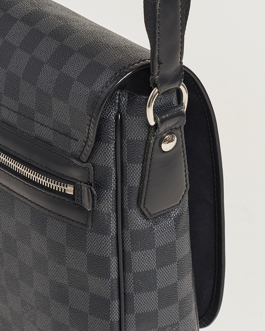 Herr | Louis Vuitton Pre-Owned Daniel MM Satchel Leather Bag Damier Graphite | Louis Vuitton Pre-Owned | Daniel MM Satchel Leather Bag Damier Graphite